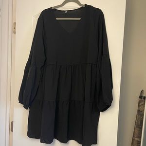 Black long sleeve v neck size XL